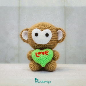 Knitted monkey doll2 300x300 - مادریا : دست سازه های زنان سرپرست خانوار